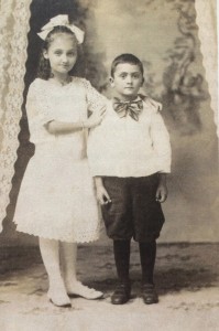 Young members of the Gnann family, circa 1905
